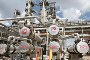 Bulgaria chuẩn bị chiếm giữ nhà máy lọc dầu của Lukoil ở Burgas?