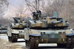 Tiết lộ sức mạnh mới nhất lục quân Hàn Quốc với hơn 2.000 xe tăng và 12.000 hệ thống pháo binh