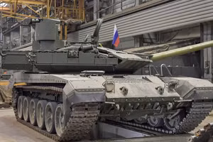 Uralvagonzavod đã gửi một chuyến tàu chở đầy xe tăng T-90M ra tiền tuyến