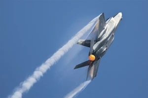 Chuyên gia Thụy Sĩ: Nếu mua F-35, CIA sẽ luôn ở trong buồng lái