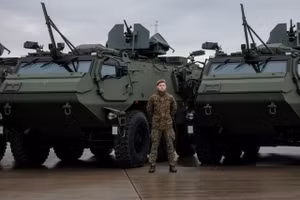 Lithuania rào kín biên giới Nga bằng gần 1.000 xe bọc thép chở quân từ Patria
