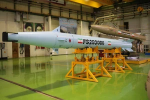 Iran có tên lửa đạn đạo đủ khả năng gây ác mộng cho tàu chiến Mỹ?
