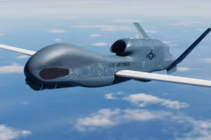 RQ-4B Global Hawk áp sát căn cứ quân sự lớn nhất của Nga