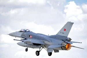 F-16 của Thổ Nhĩ Kỳ bắn hạ máy bay không người lái lạ trên Biển Đen