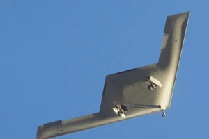 Xác nhận đơn đặt hàng cực lớn cho máy bay ném bom tàng hình B-21 Raider