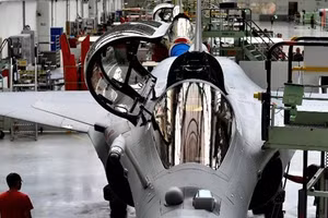 Kế hoạch tăng chi tiêu quân sự lên mức kỷ lục