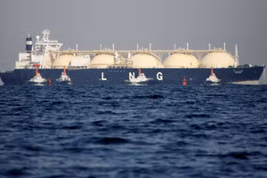 Chuyên gia lý giải vì sao đội tàu bóng tối chở LNG sẽ không giúp ích gì