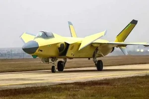 Cột mốc lịch sử: Tiêm kích J-20A cất cánh với động cơ WS-15