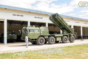 Pháo phản lực AR-2 Campuchia mạnh vượt trội HIMARS