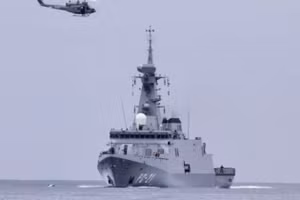 Venezuela dọa đánh chìm tàu ​​chiến Mỹ