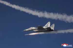 Tên lửa không chiến thế hệ mới của Triều Tiên kết hợp PL-12 và AIM-120 AMRAAM