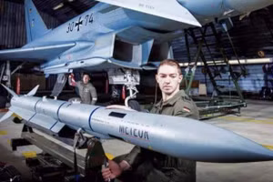 Ấn Độ mua hàng loạt tên lửa Meteor để 'săn lùng' J-35