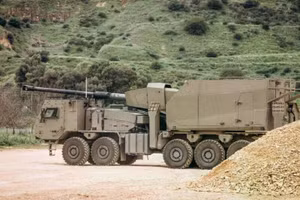 Israel lần đầu dùng pháo tự hành Roem mới nhất tấn công Hezbollah