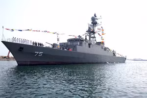 Tàu ngầm Mỹ đánh chìm tàu ​​khu trục Iran gần Sri Lanka gây thương vong lớn