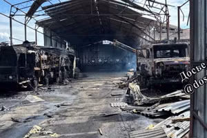 6 xe phóng của tổ hợp Iskander bị đốt cháy cùng lúc trong cuộc tấn công 'vô tiền khoáng hậu'