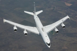 Máy bay ngày tận thế E-6B Mercury đến chiến sự báo trước đòn tấn công hủy diệt?