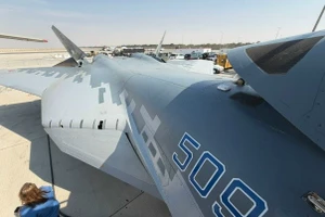 Hình ảnh về buồng lái của Su-57 ở Dubai đã xuất hiện