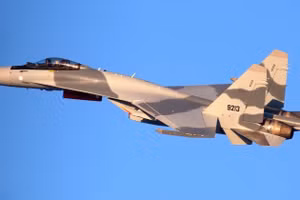 Tiêm kích Su-35 bắt đầu phục vụ trong Không quân Iran