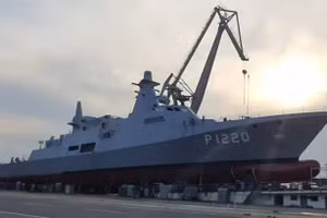 Tàu hộ tống tàng hình đã hoàn thiện bất ngờ được bán thanh lý