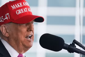 Ông Trump tiếp tục cáo buộc đối phương đánh cắp công nghệ tên lửa siêu thanh của Mỹ