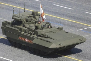 Xe chiến đấu bộ binh hạng nặng T-15 Armata gây ấn tượng với ưu điểm nổi trội