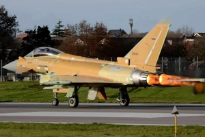 Hàng loạt tiêm kích Eurofighter Typhoon đến Trung Đông sẵn sàng tấn công