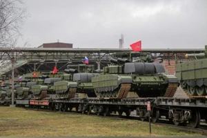 Hàng loạt xe tăng T-72B3M và T-90M được bàn giao ngay trước Ngày Chiến thắng
