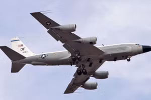 Hoạt động của máy bay trinh sát RC-135V trên Biển Đen báo trước vụ tấn công?