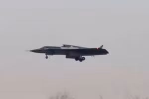 Lộ diện nguyên mẫu J-36 thứ hai với hàng loạt thay đổi lớn