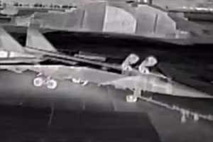 MiG-31 với đầy đủ đạn dược bị phá hủy sau cuộc tấn công của UAV