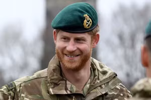 Câu hỏi lớn khi Hoàng tử Harry bí mật đến chiến sự