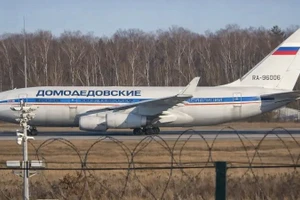 Khôi phục hàng loạt máy bay cũ để 'lấp khoảng trống'