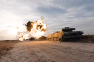 Một người Mỹ điều khiển đồng thời tấn công... 3 mục tiêu bằng 3 chiếc UAV