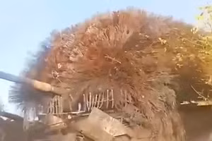 Xe tăng T-80BVM 'nhím khổng lồ' bị phá hủy ngay khi xuất hiện ngoài mặt trận