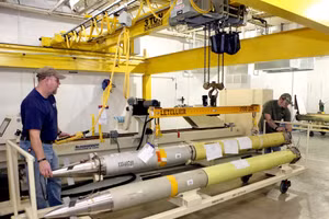 Cột mốc lịch sử khi hệ thống HIMARS thứ 750 xuất xưởng