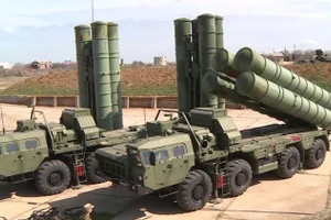 Bất lực trong việc di dời tên lửa S-300 và S-400 khỏi Tartus