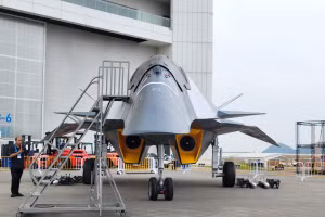 Vai trò thực của 'siêu chiến đấu cơ thế hệ 6' Bạch Đế được tiết lộ