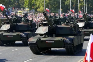 Xe tăng M1A2 SEPv3 Abrams tới Ba Lan sớm hơn dự kiến vì tình hình nóng