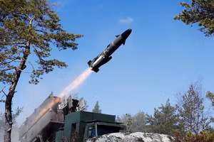 Ukraine tấn công giàn khoan Nga bằng tên lửa chống hạm tối tân của Thụy Điển