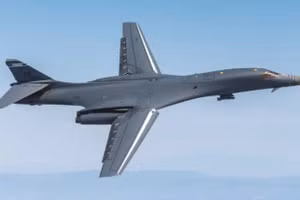 Oanh tạc cơ B-1B cực mạnh khi có khả năng bắn tên lửa siêu thanh