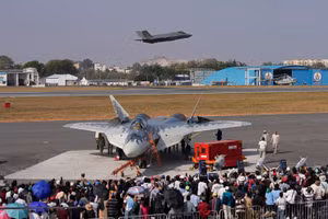 Chuyên gia Mỹ: Tiêm kích Su-57 chỉ thích hợp trình diễn nhào lộn