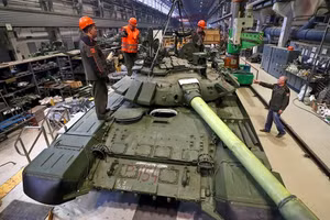 Tổng thống Putin tuyên bố tăng sản lượng nhiều loại vũ khí lên gấp 30 lần