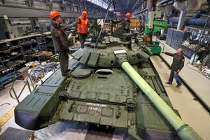 Tổng thống Putin tuyên bố tăng sản lượng nhiều loại vũ khí lên gấp 30 lần