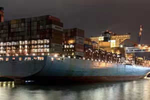 Mỹ bất ngờ dỡ bỏ lệnh trừng phạt đối với hạm đội tàu thương mại của Nga