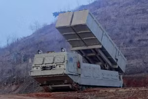 Tên lửa tầm xa KN-24 của Triều Tiên mạnh vượt trội ATACMS