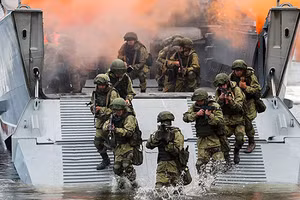 Chuẩn bị đánh lớn khi cơ động lính thủy đánh bộ và lính dù từ Sumy đến Pokrovsk?