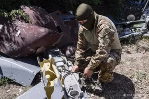 Nga tìm gì khi phẫu thuật tên lửa Storm Shadow lần đầu thu được đầu đạn?