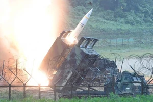 Mỹ bất ngờ cho phép Đức chuyển lượng lớn tên lửa HIMARS và Patriot cho chiến sự
