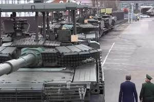 Số lượng xe tăng chiến đấu chủ lực T-80 bất ngờ tăng vọt