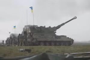 Anh hoàn tất bàn giao toàn bộ pháo tự hành AS-90 155 mm cho chiến sự